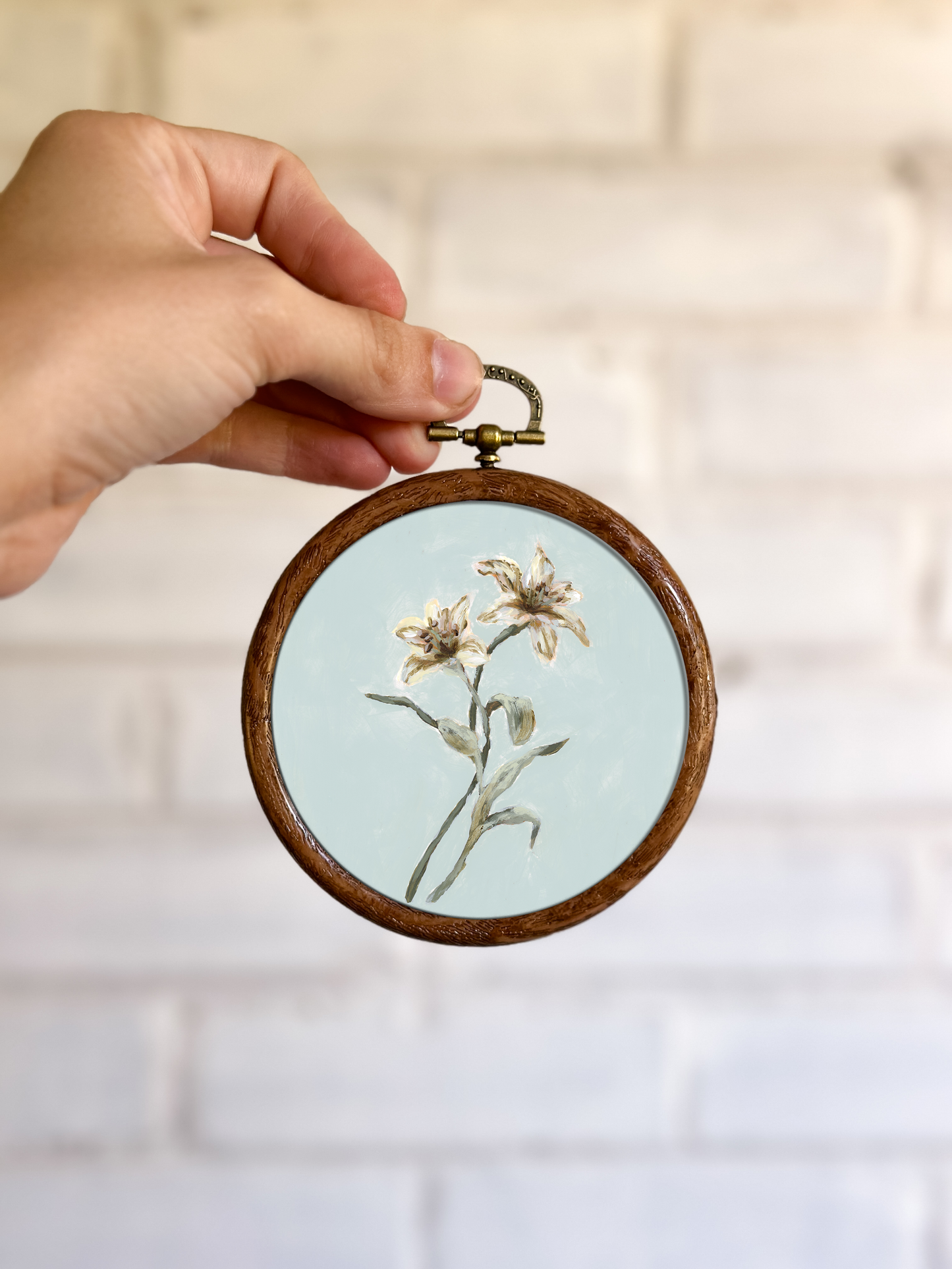"Lily Flower 11" Circle Ornament