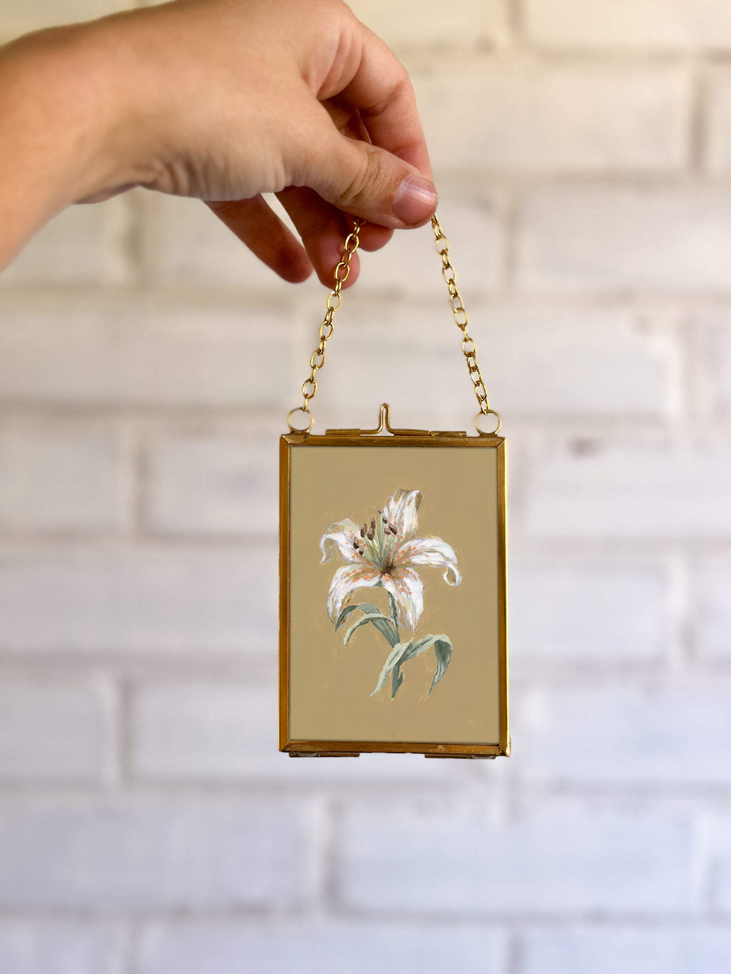 "Lily Flower 8" Gold Frame Ornament