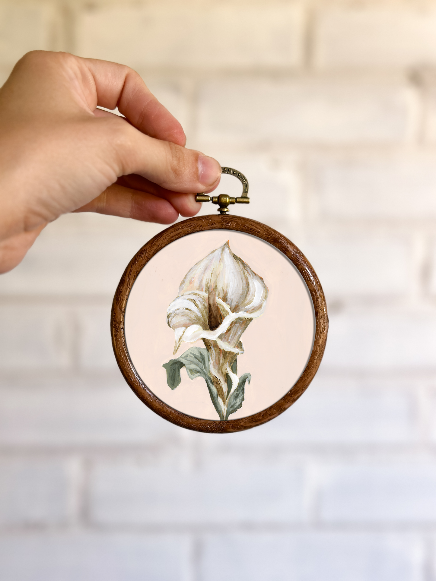 "Lily Flower 9" Circle Ornament