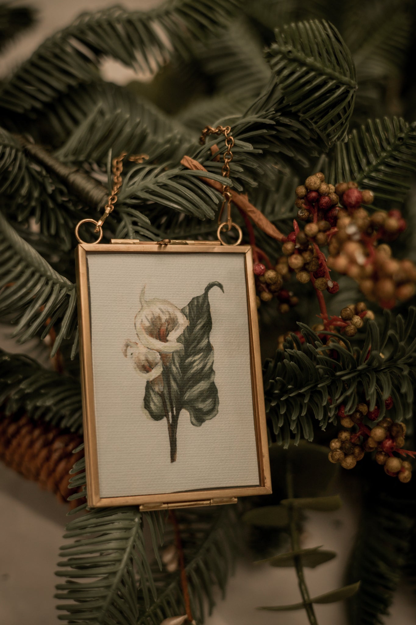 "Lily Flower 5" Gold Frame Ornament