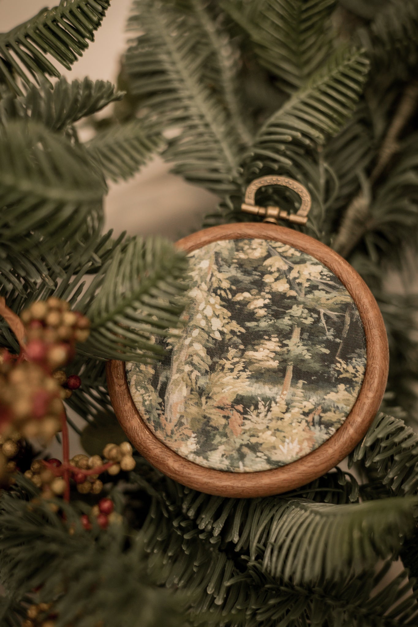 "Verdant Edge" Circle Ornament