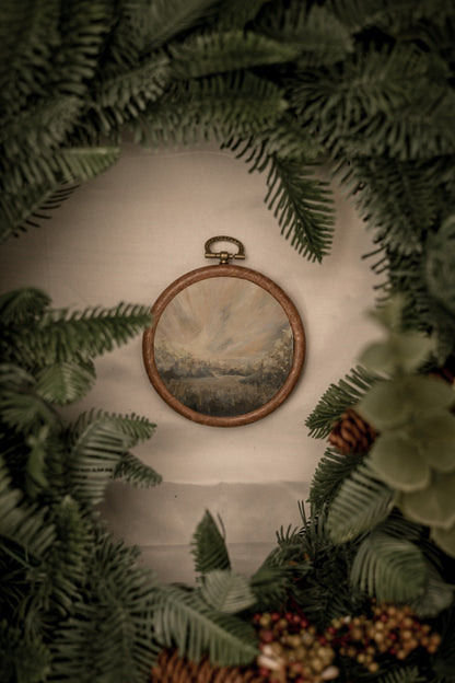 "Joy Finding Home" Circle Ornament 