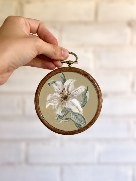 "Lily Flower 3" Circle Ornament 