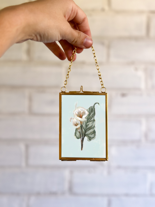 "Lily Flower 5" Gold Frame Ornament 
