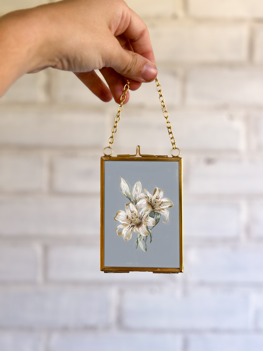 "Lily Flower 7" Gold Frame Ornament 