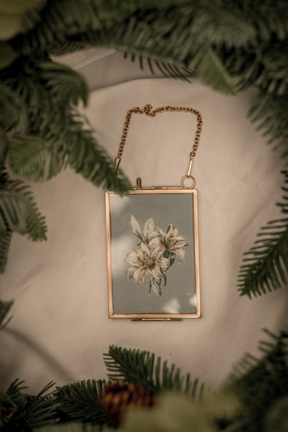 "Lily Flower 7" Gold Frame Ornament 