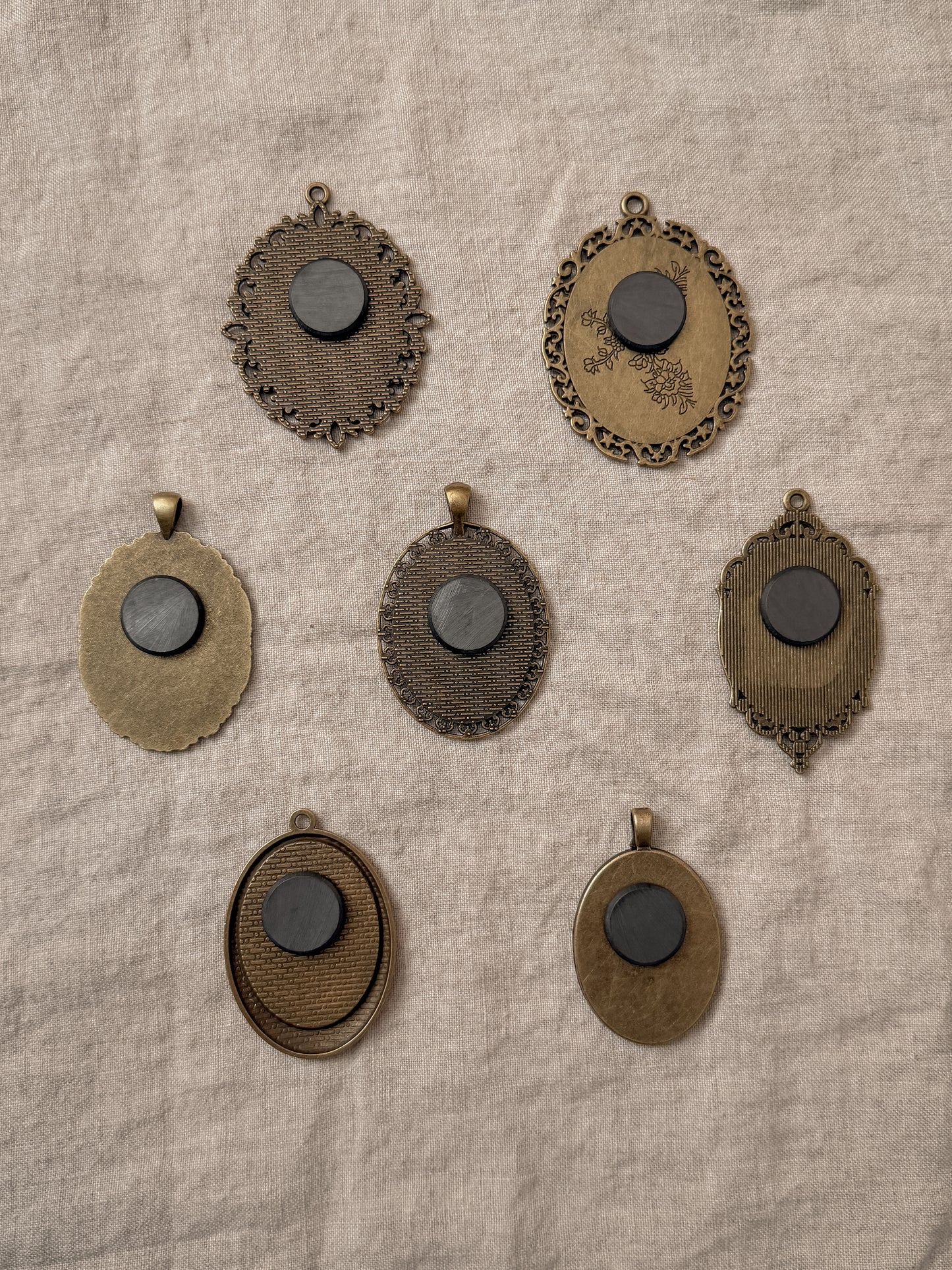 Light Floral Antique Style Magnet Sets