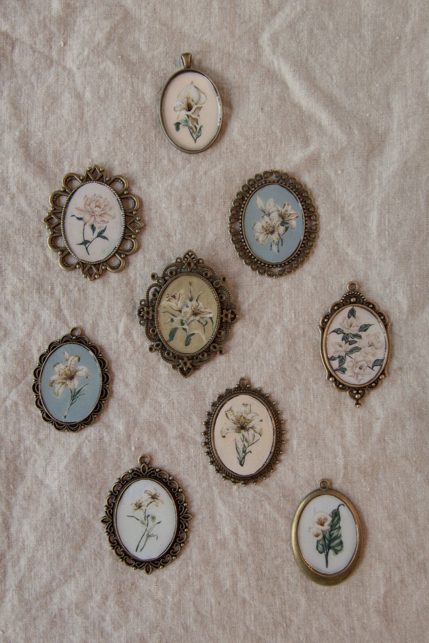 Light Floral Antique Style Magnet Sets