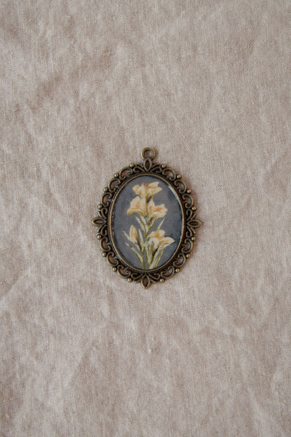 Dark Floral Antique Style Magnet Sets