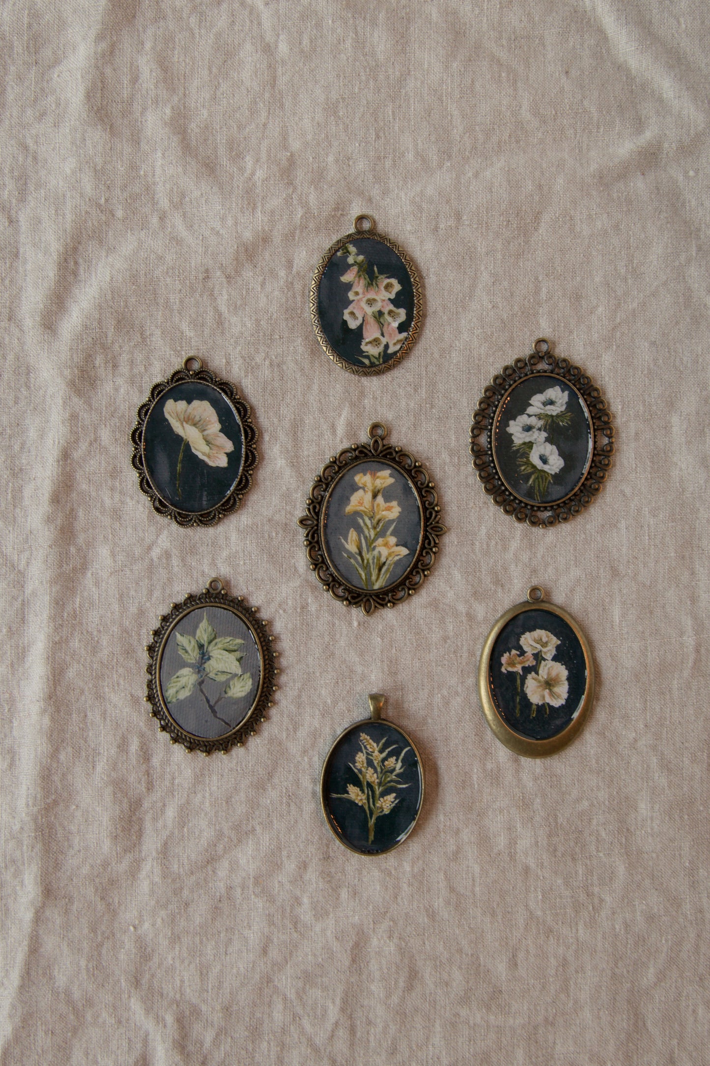 Dark Floral Antique Style Magnet Sets