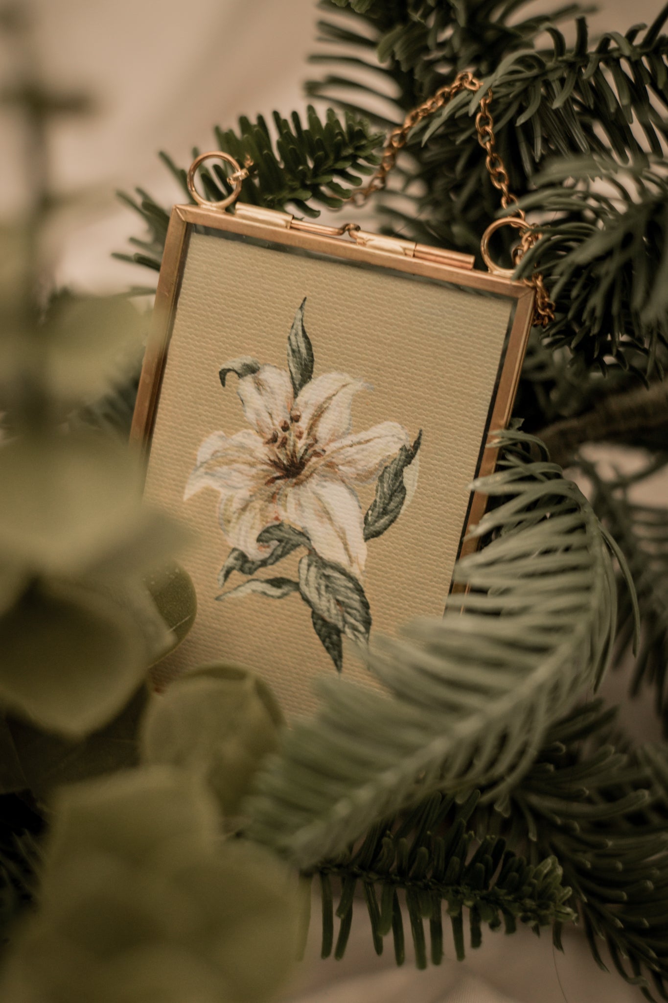 "Lily Flower 3" Gold Frame Ornament 