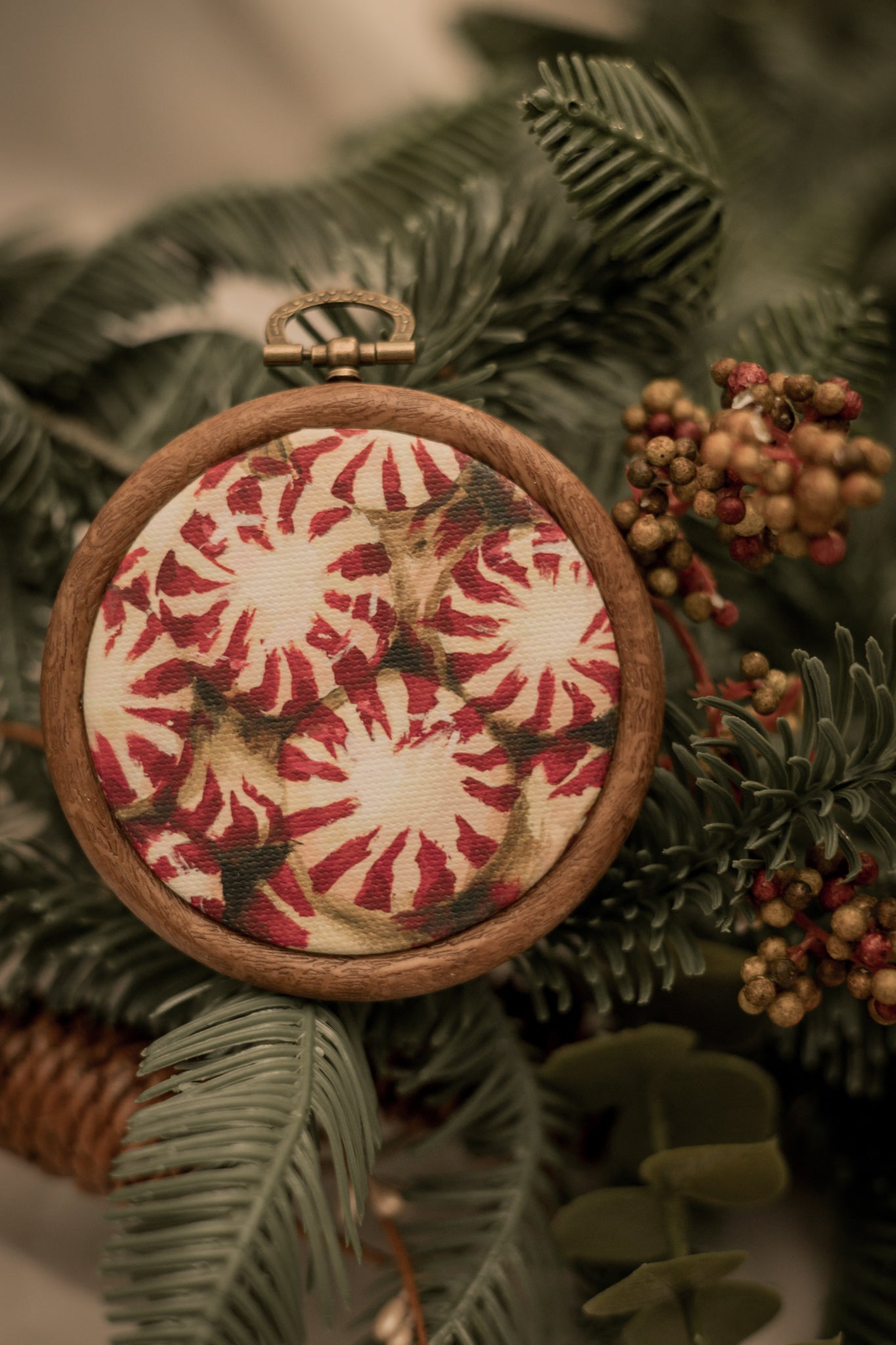 "Peppermints" Circle Ornament 