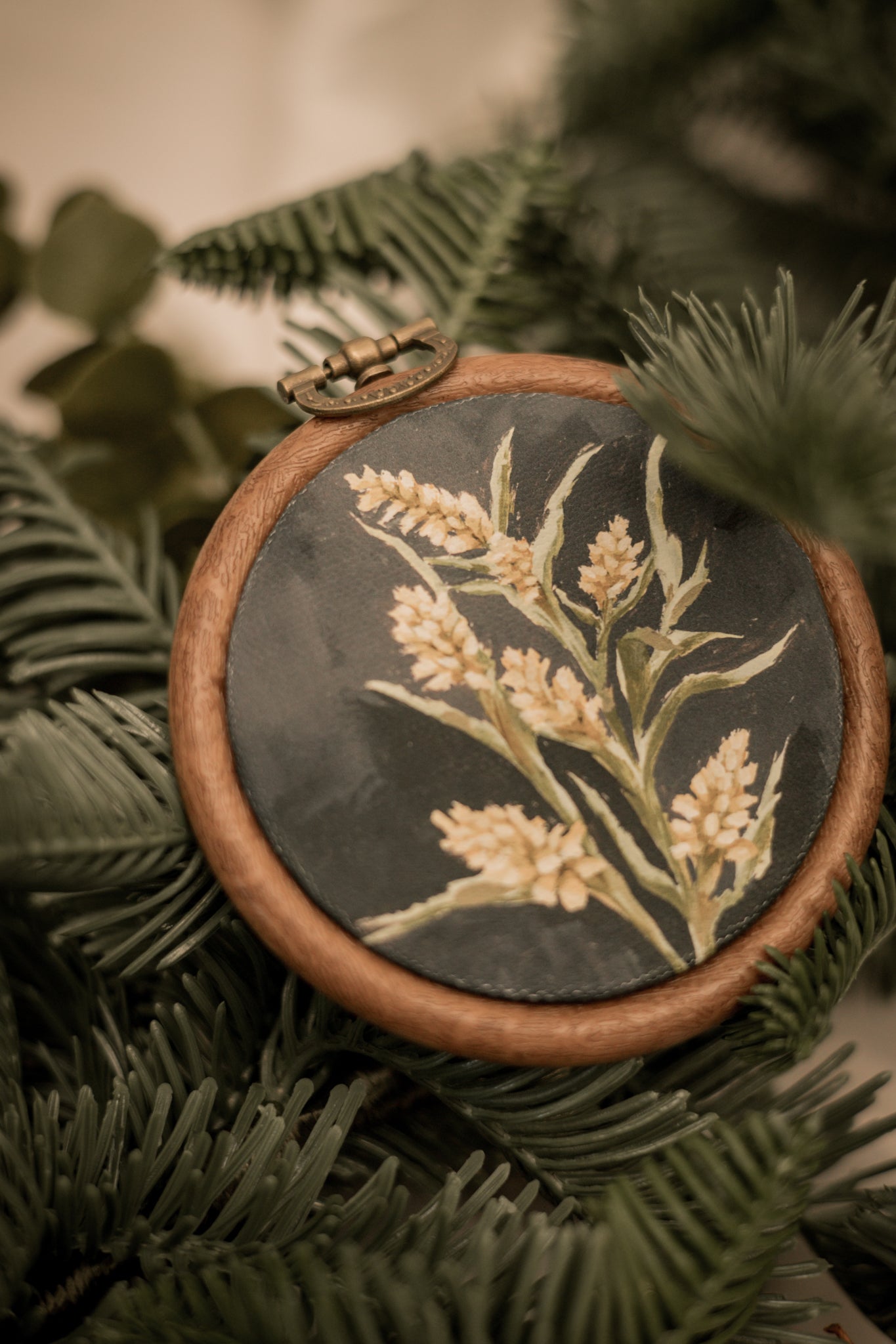 "Wild Flower 5" Circle Ornament 