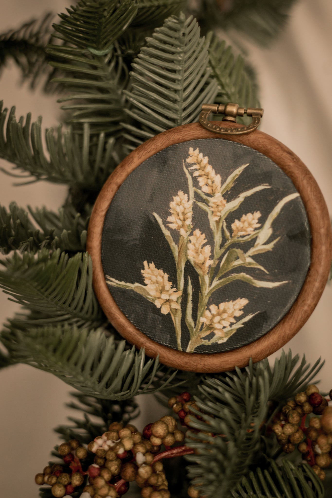"Wild Flower 5" Circle Ornament 