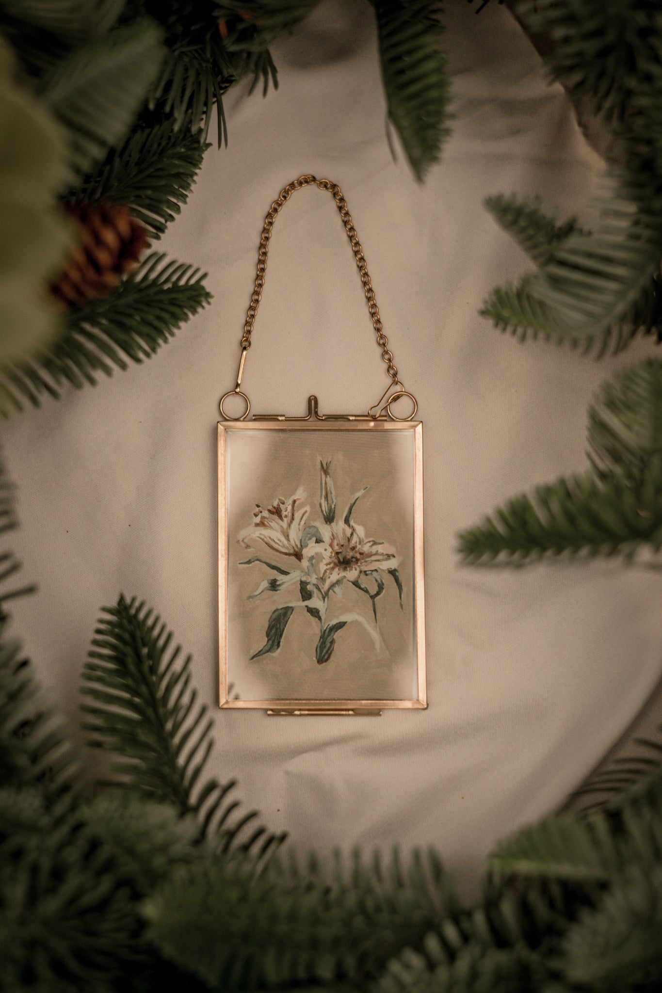 "Lily Flower 2" Gold Frame Ornament 