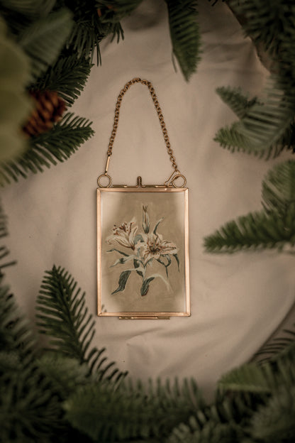 "Lily Flower 2" Gold Frame Ornament 