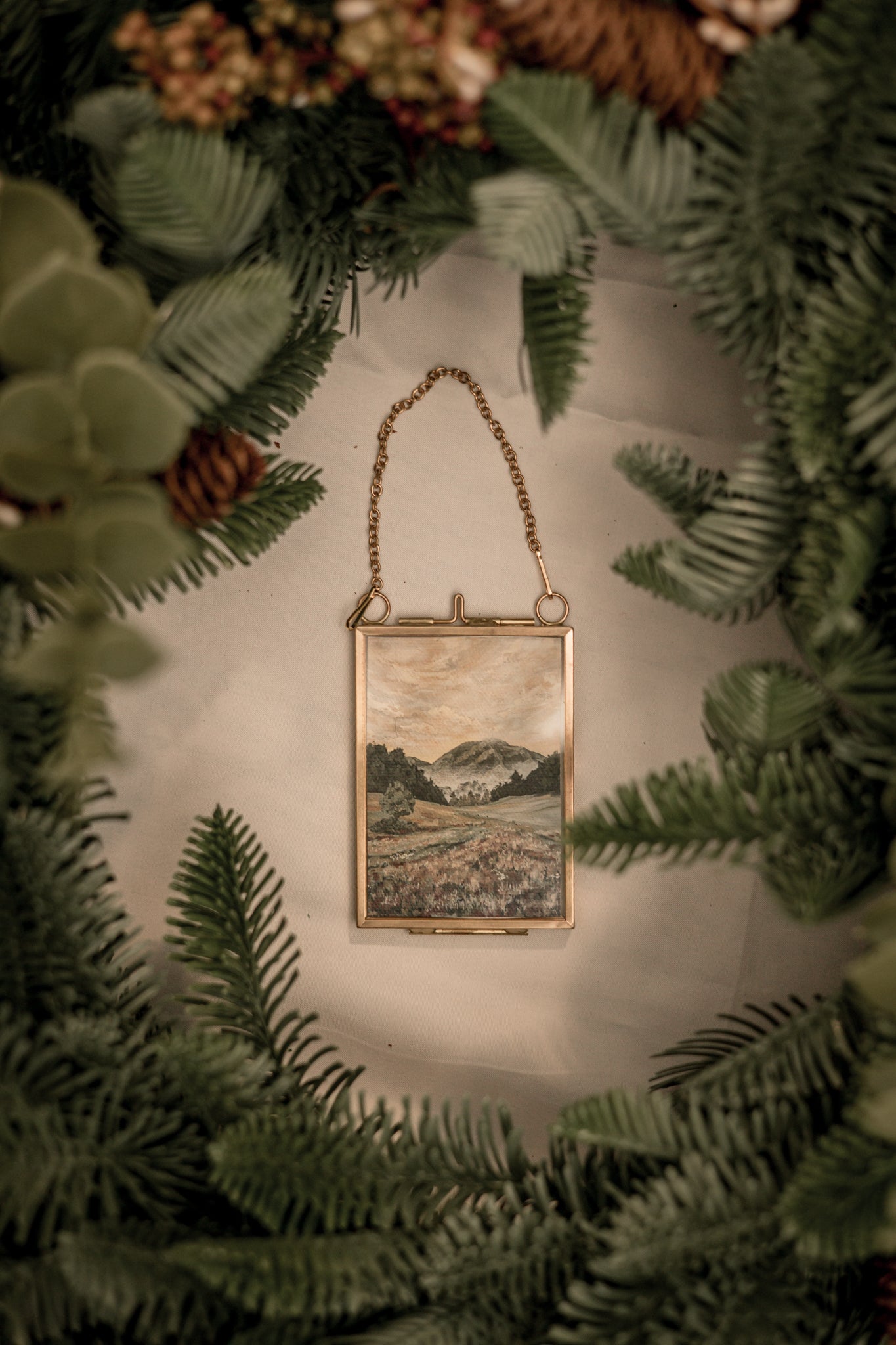 "Dawn" Gold Frame Ornament 