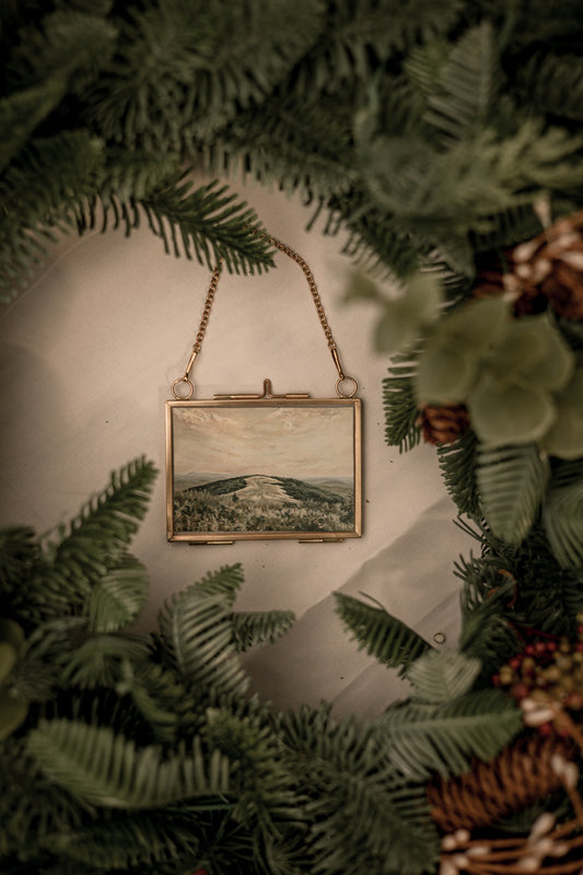 "Dawn" Gold Frame Ornament 