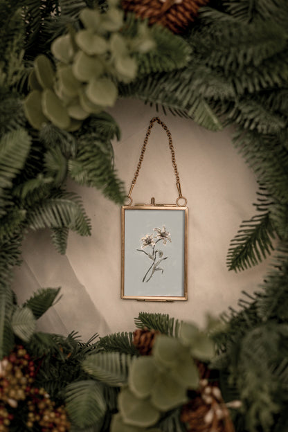 "Lily Flower 11" Gold Frame Ornament 