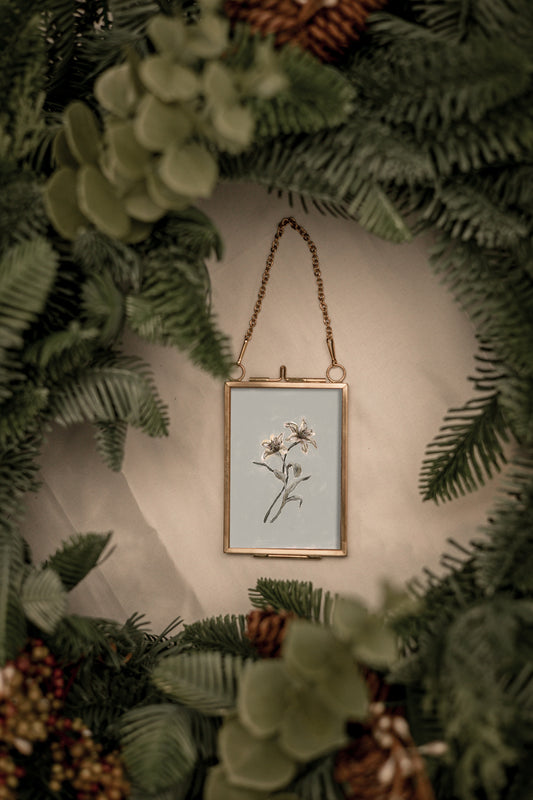 "Lily Flower 11" Gold Frame Ornament 