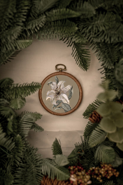 "Lily Flower 3" Circle Ornament 