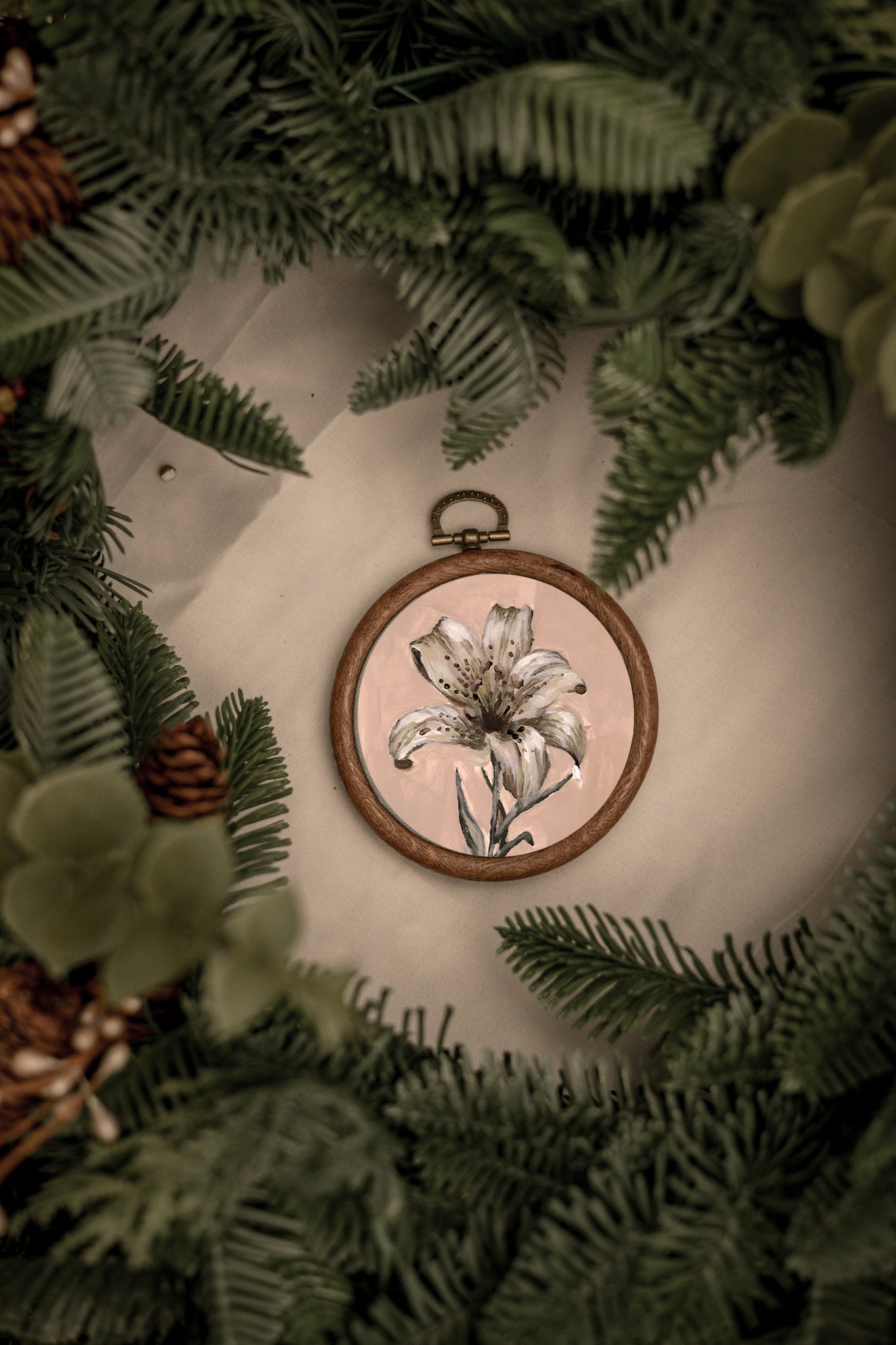 "Lily Flower 4" Circle Ornament 