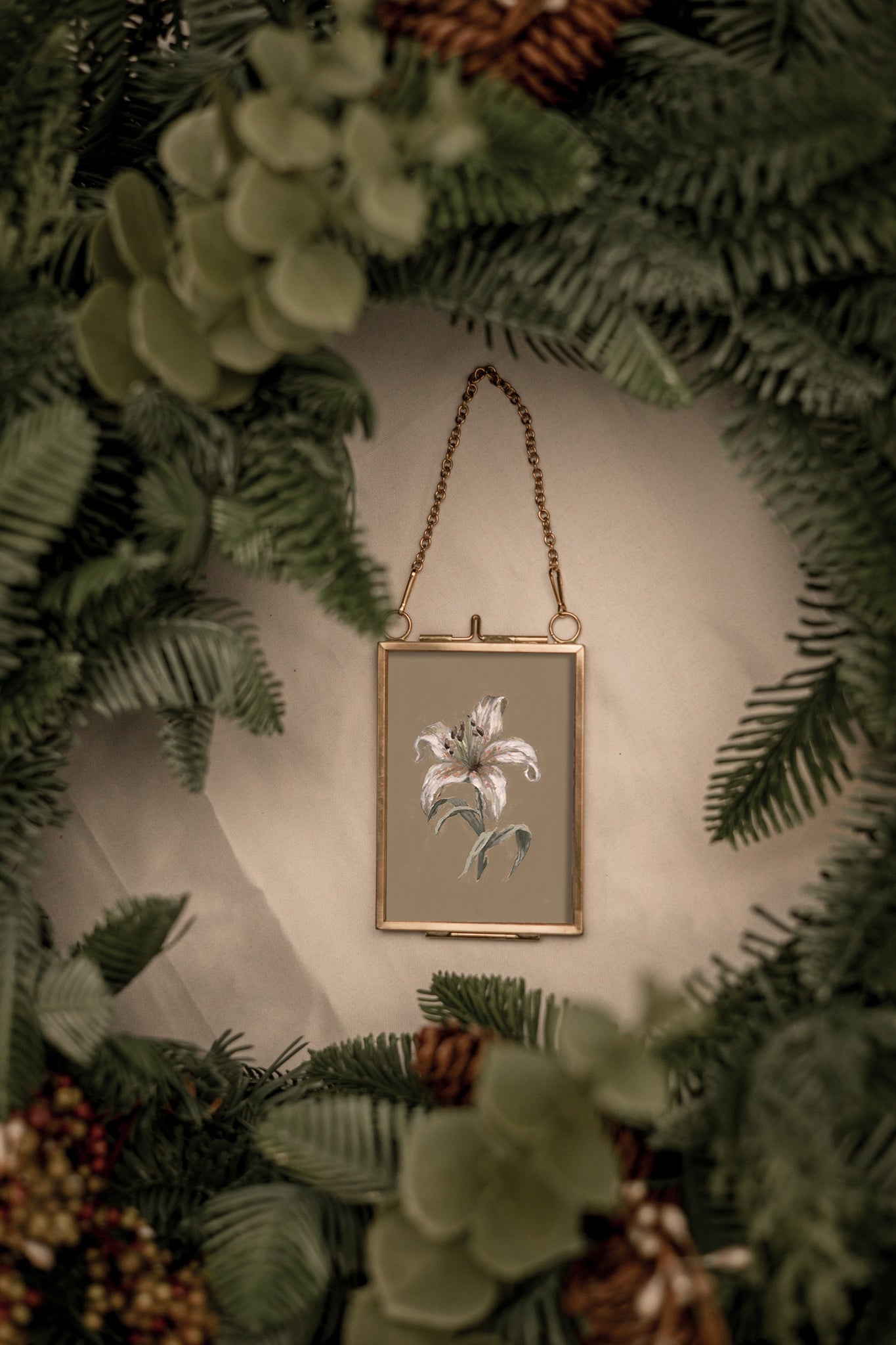 "Lily Flower 8" Gold Frame Ornament 